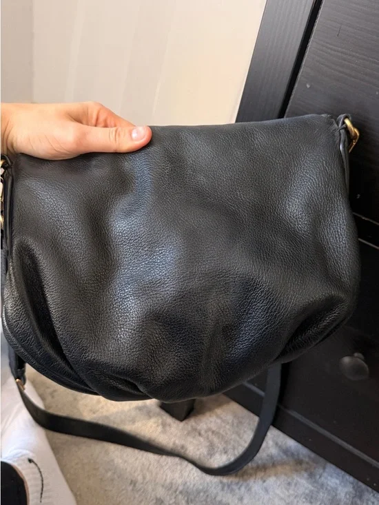 Marc Jacobs Black Leather Crossbody with Gold Plaque - Picture 7 of 7